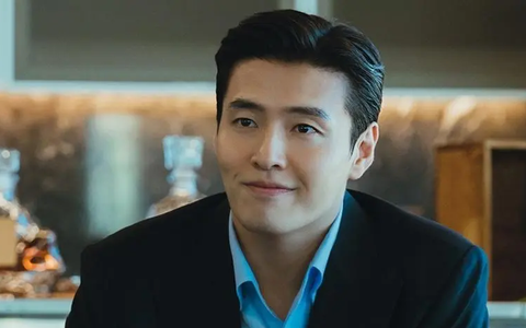 Mỹ nam đóng chính cùng lúc 2 phim Hàn đang hot rần rần, cả top 1 Netflix lẫn top 1 phòng vé mới đáng nể
