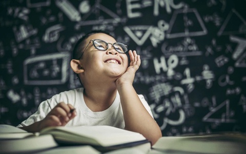 Tương lai con cái “hoá rồng hoá phượng” hay luẩn quẩn cối xay, đều phụ thuộc vào quyết định này của cha mẹ: Hãy cẩn trọng!