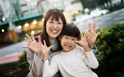 Đừng để tình yêu biến thành gánh nặng: 3 sai lầm của cha mẹ khiến con cái kiệt quệ, tương lai không ngóc đầu lên được