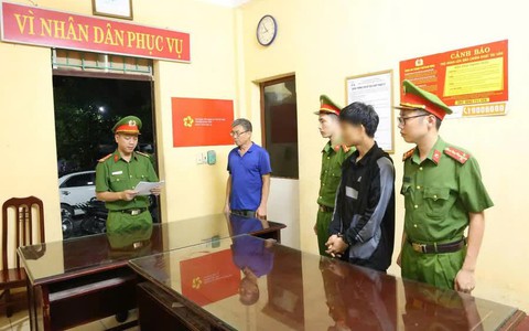 Tạm giữ hình sự người đàn ông hành hung nhân viên y tế khi đang cấp cứu cho bố