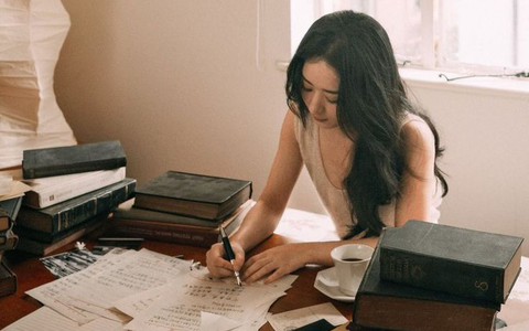 Giải ngố tài chính: "Chi phí cố định – biến đổi là gì?" và vì sao bạn luôn cảm thấy thiếu tiền dù lương không hề thấp