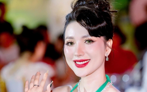 Sau nghi vấn thuê biệt tự trăm tỉ theo giờ để "phông bạt", Ngân Collagen lại bị "bóc phốt" thuê Tây balo đóng giả đối tác, giá thuê nghe mà ngao ngán!