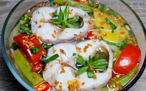 Cách nấu canh chua cá lóc đơn giản