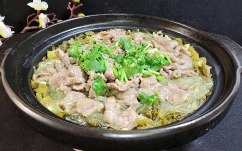 Miến mà nấu theo cách này nghe thì "lạ lẫm" nhưng hương vị lại ngon bất ngờ, nhất là trong tiết trời nắng nóng