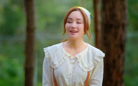 Vy Oanh: “Tôi phải cố gắng đứng dậy”