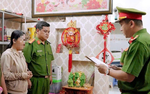 Bắt tạm giam người phụ nữ bán hàng online doanh thu hàng chục tỉ đồng