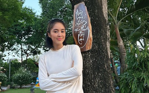 Giữa ồn ào gia đình Quý Bình, Lê Phương chia sẻ đầy ẩn ý: "Ngày mai vẫn đến..."