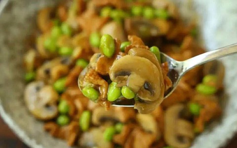 Dùng 3 nguyên liệu này làm món xào thơm nức, cực đưa cơm, đã ăn là không muốn dừng lại