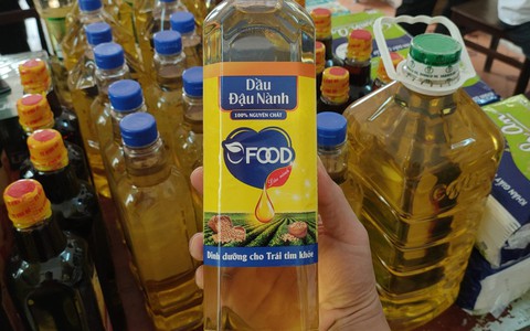 Hàng chục nghìn tấn dầu chăn nuôi ‘biến thành’ dầu ăn cho người: Ăn vào nguy hiểm ra sao?