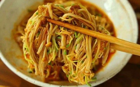 Trời nóng, bạn nên ăn món này: Chỉ cần trộn đều cùng nước sốt "gây ghiền" là có món ăn giòn, mát lại đẹp da