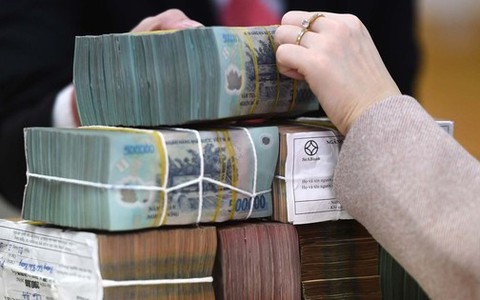 Một ngân hàng tăng lãi suất tiết kiệm ở tất cả các kỳ hạn