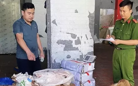 Cảnh sát phát hiện gần 9 tấn thịt đông lạnh không rõ nguồn gốc ở Ninh Bình