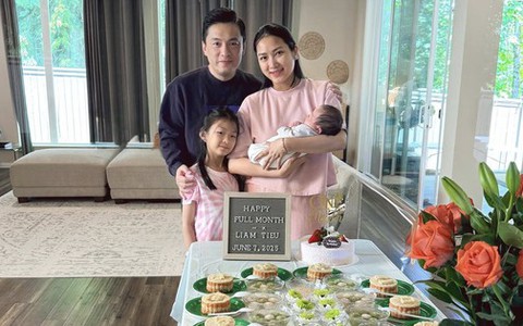 Vợ kém 17 tuổi của Lam Trường tổ chức đầy tháng cho con, lần đầu khoe diện mạo quý tử gây chú ý