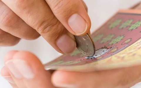 Làm trái ý vợ, người đàn ông bất ngờ trúng số gần 40 tỷ đồng