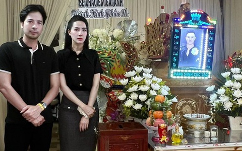 Lễ tang vắng lặng của siêu mẫu Nam Phong vừa qua đời ở tuổi 36: Đọc dòng chia sẻ của đồng nghiệp mà xót xa