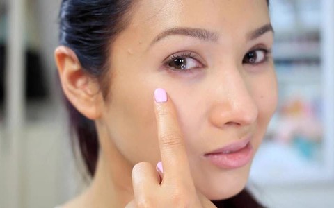 Cơ thể đang thiếu vitamin, trên khuôn mặt sẽ xuất hiện những dấu hiệu này: Đừng chủ quan mà suy kiệt sức khỏe