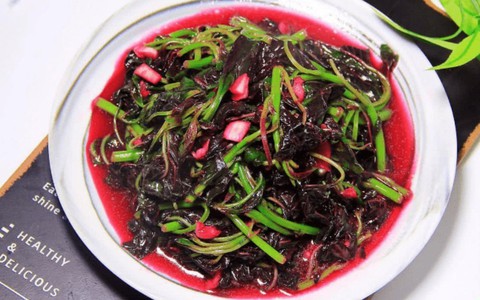 Loại rau "rẻ bèo" ở chợ Việt nhưng giàu dinh dưỡng đáng kinh ngạc: Axit folic gấp 46 lần dưa chuột, canxi gấp 3 lần rau bina