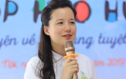 Khủng hoảng của Làng Háo Hức và MC Minh Trang