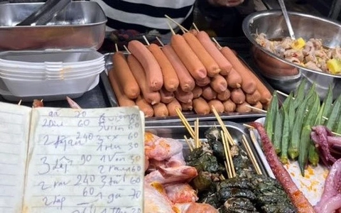 Đà Nẵng: Du khách Lào tố bị "chặt chém" vài xiên thịt nướng giá 760.000 đồng