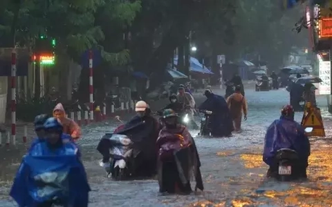 Vì sao mưa lớn ngày càng dữ dội ở Việt Nam?