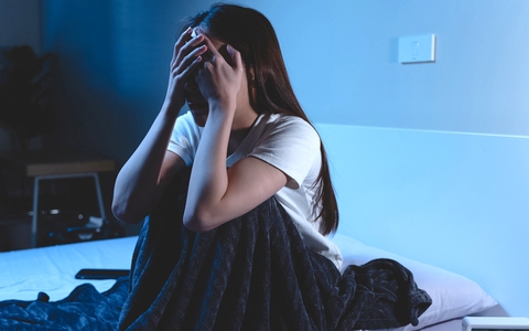 Nếu thức dậy vào 3h sáng, tuyệt đối đừng bật đèn mà hãy làm 2 việc để tránh những ảnh hưởng nghiêm trọng