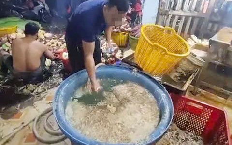 Phát hiện 3 cơ sở ở TPHCM dùng hóa chất để tẩy trắng bắp chuối