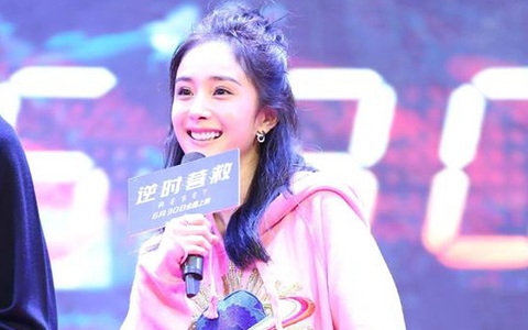 Dương Mịch diện mốt giấu quần, khoe đôi chân gầy khẳng khiu