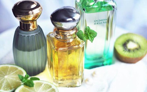 20 hương nước hoa nữ hè 2017 khiến đàn ông mê mẩn (Kỳ 2)