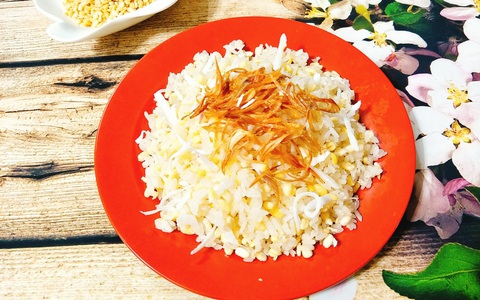 Bữa sáng có xôi đậu xanh cốt dừa thơm phức thật ngon