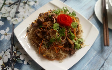 Món ngon cuối tuần: Miến xào lòng gà