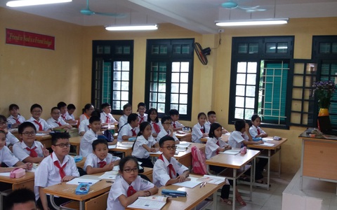 Hà Nội: Học sinh bị mẩn ngứa, cay mắt sau khi trường phun thuốc diệt muỗi