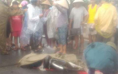 Nam Định: Sét đánh trúng một người phụ nữ đang đi xe đạp tử vong thương tâm tại chỗ