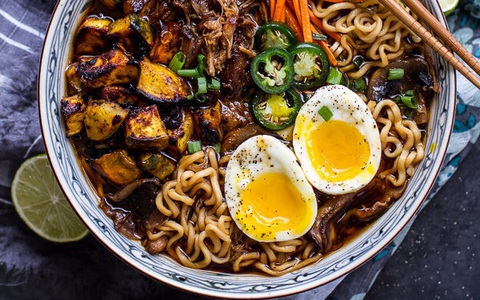 10 tô mì chỉ nhìn thôi cũng đủ ứa nước miếng, ngay cả khi bụng đã no căng