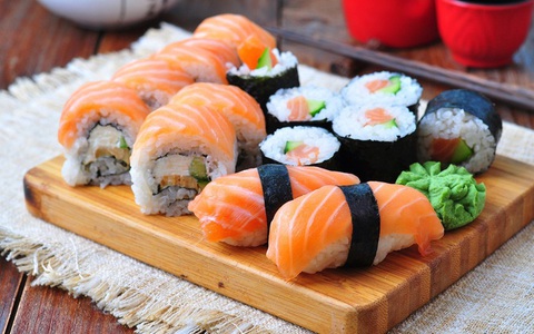 Chuyên gia cảnh báo: Những con giun sống trong ruột có thể ẩn nấp trong món sushi yêu thích của bạn