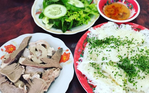 Đi Quy Nhơn muốn ăn ngon thì nhớ ghé những địa chỉ ăn uống tiếng tăm này!