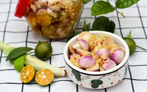 Chảy nước miếng với cà pháo dầm riềng sả chua cay giòn sựt