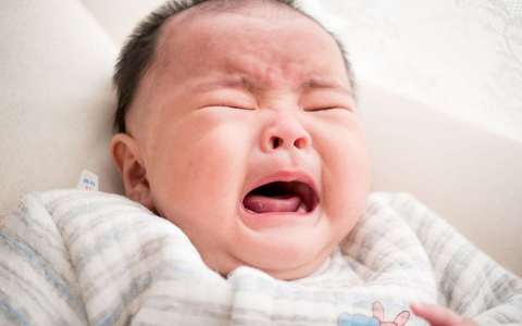 Mẹ kiên nhẫn làm việc này, con quấy khóc cũng nín ngay lập tức lại còn lợi sức khỏe đủ đường