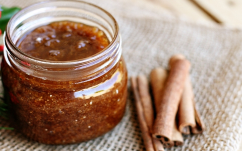 Gel tẩy da chết cay xè này sẽ khiến môi bạn hết sạch thâm, trở nên căng bóng chỉ sau vài lần sử dụng