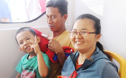 Người Sài Gòn háo hức trải nghiệm tuyến buýt đường sông hoàn toàn miễn phí