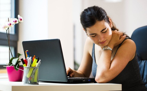 Đây chính là hội chứng đáng sợ sẽ xảy ra khi bạn ngồi làm việc liên tục trong ngày