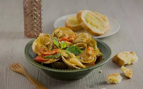 Ngao xào cà ri kiểu Thái - món ăn vặt đang lên ngôi
