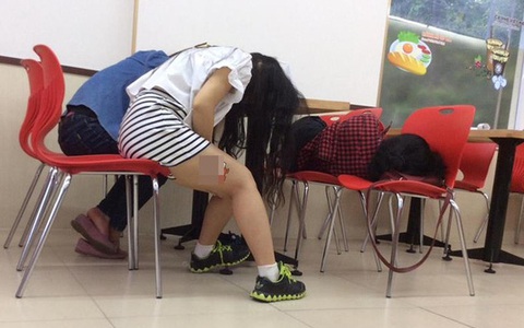 Hình ảnh xấu xí của các bạn trẻ Việt trong cửa hàng tiện lợi