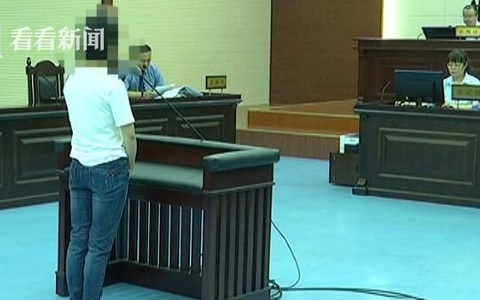 Sợ bị phát hiện khi sinh con trong kí túc xá, nữ sinh viên sát hại, nhét con vào vali kéo về quê