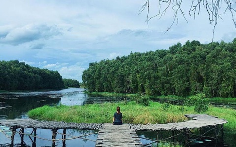 Thu sang, hãy thử "quên" lá vàng miền Bắc để về với miền Tây đón mùa nước nổi