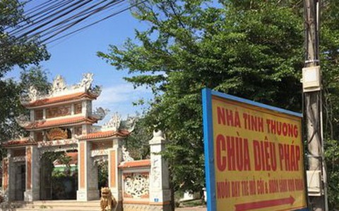 Rơi nước mắt chuyện cô sinh viên mang bầu 7 tháng gõ cửa nhà chùa