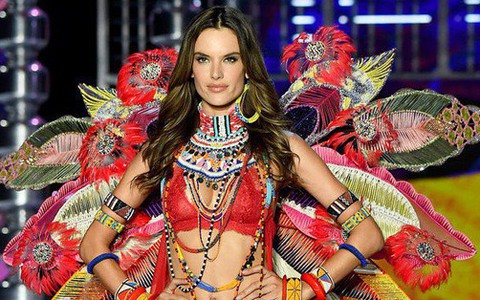 Alessandra Ambrosio chính thức giải nghệ sàn diễn Victoria's Secret, giã từ cánh thiên thần sau 14 năm gắn bó