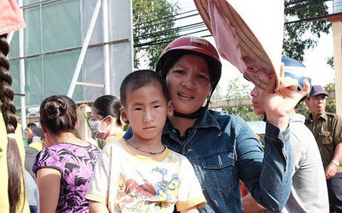 Cậu bé nghèo bị dị tật vùng kín được đặc cách khám và phát thuốc miễn phí