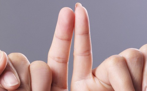 Độ dài ngắn của ngón tay út nói gì về bạn?