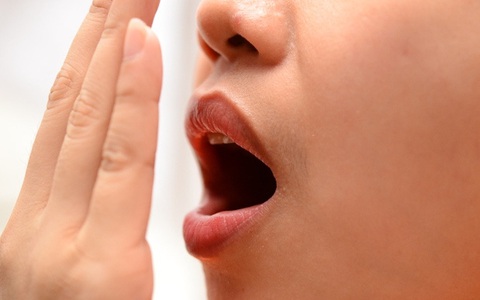 Những điều khủng khiếp có thể xảy ra nếu bạn không vệ sinh lưỡi mỗi ngày