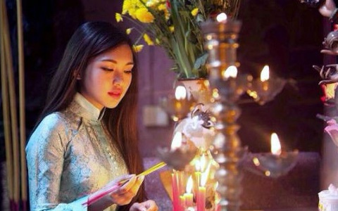 Ngày Tết thắp hương nhớ kỹ điều này, đề phòng tai họa mất vui
